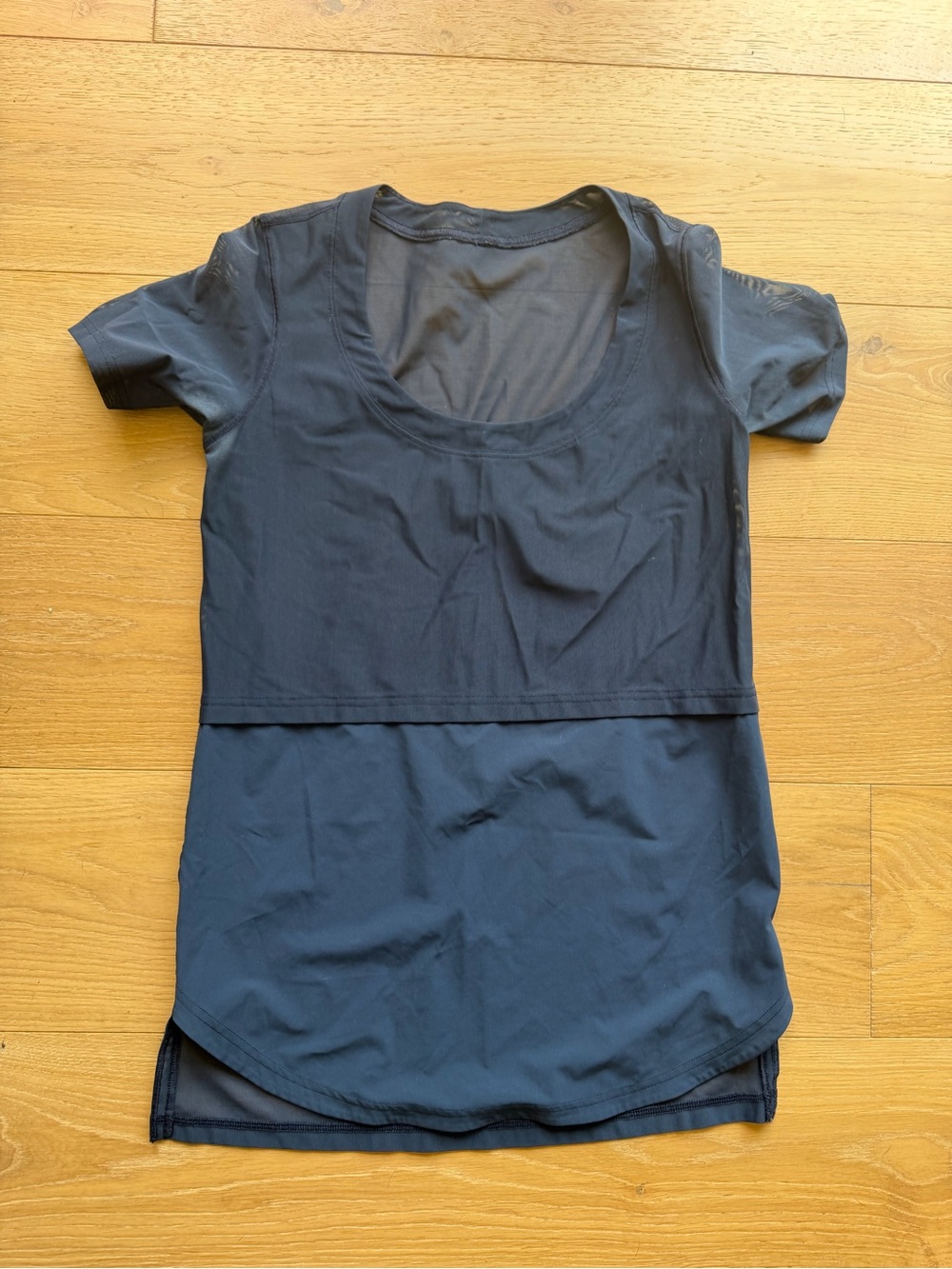 lululemon athletica navy mesh Scoop Neck Short Sleeve Top